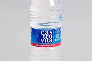 Agua en botella